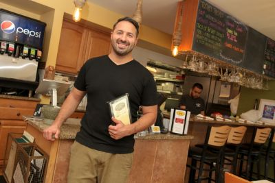 alum in restaurant