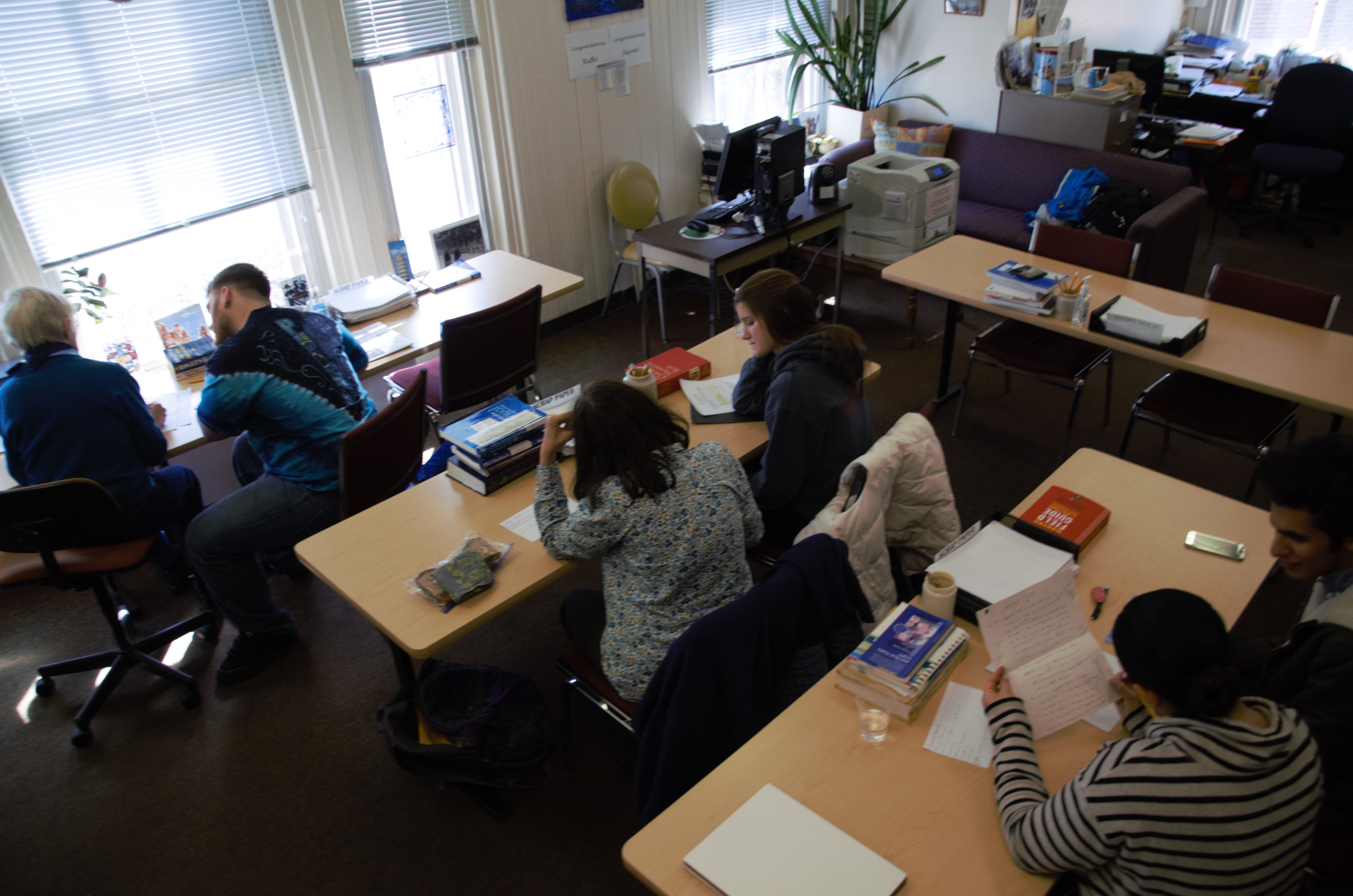 Students use the writing center