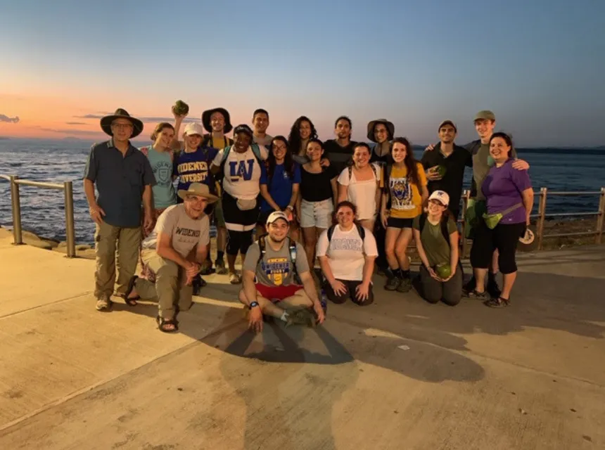 students study in Costa Rica