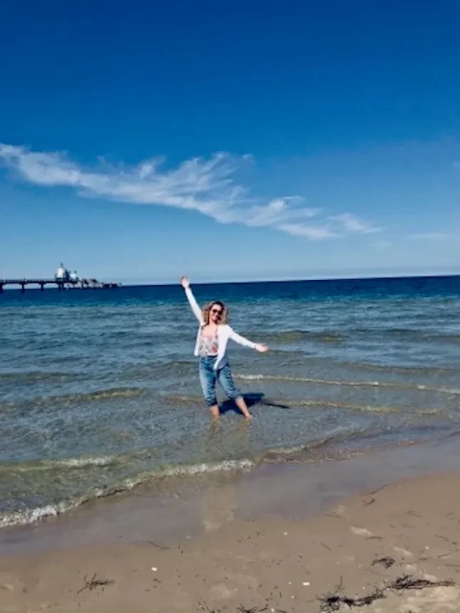 Lauren Geitz in Ocean during Greifswald Exchange