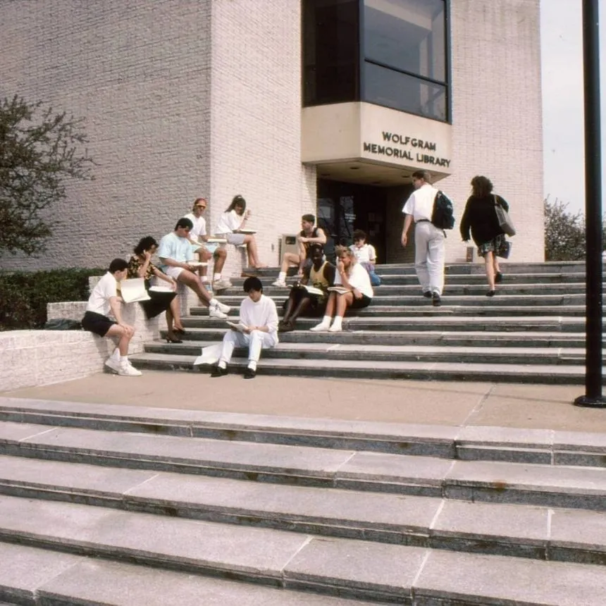 Student lounge on the library steps c. 1990