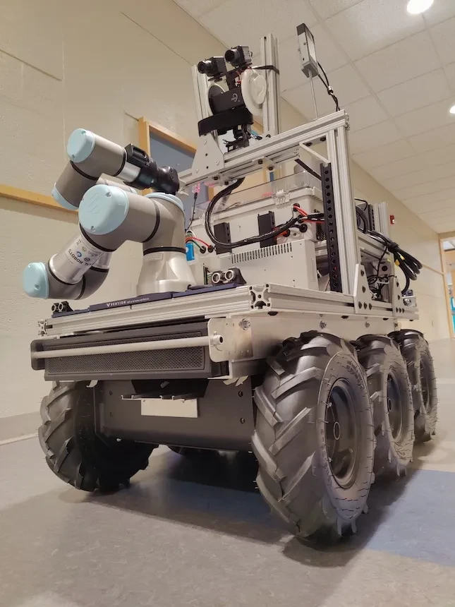 robotics artemis lab 640x860