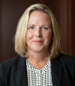 Sarah Everhart headshot