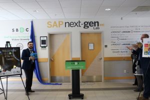 Lenin Agudo speaks at SAP Next-Gen Lab business 