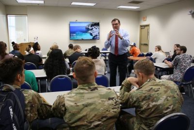 Alumnus Terry Halvorsen speaking to Widener students.