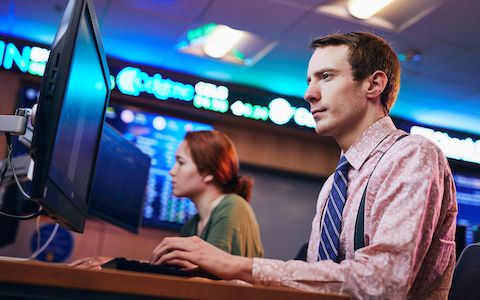 Finance Lab with two students