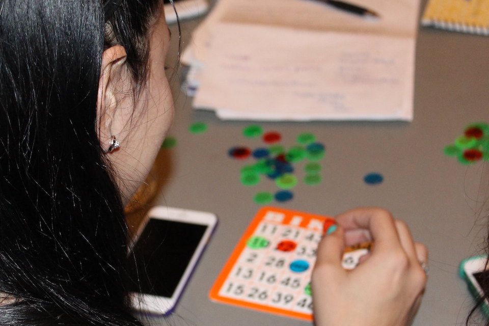 students play bingo