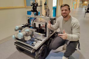 robotics engineering masters james crewe 300x200 Robotics engineering masters student