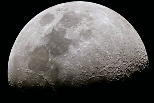 Observatory First Quarter Moon 960x640 First Quarter Moon