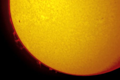 Observatory Sun with prominences 960x640 Sun with prominences